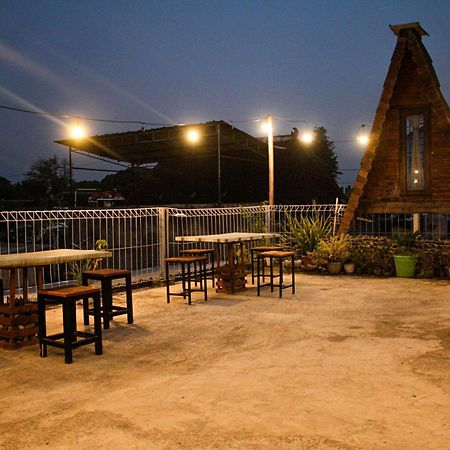 Super Oyo Capital O 2258 Santana Syariah Guest House Kartosuro Exteriör bild