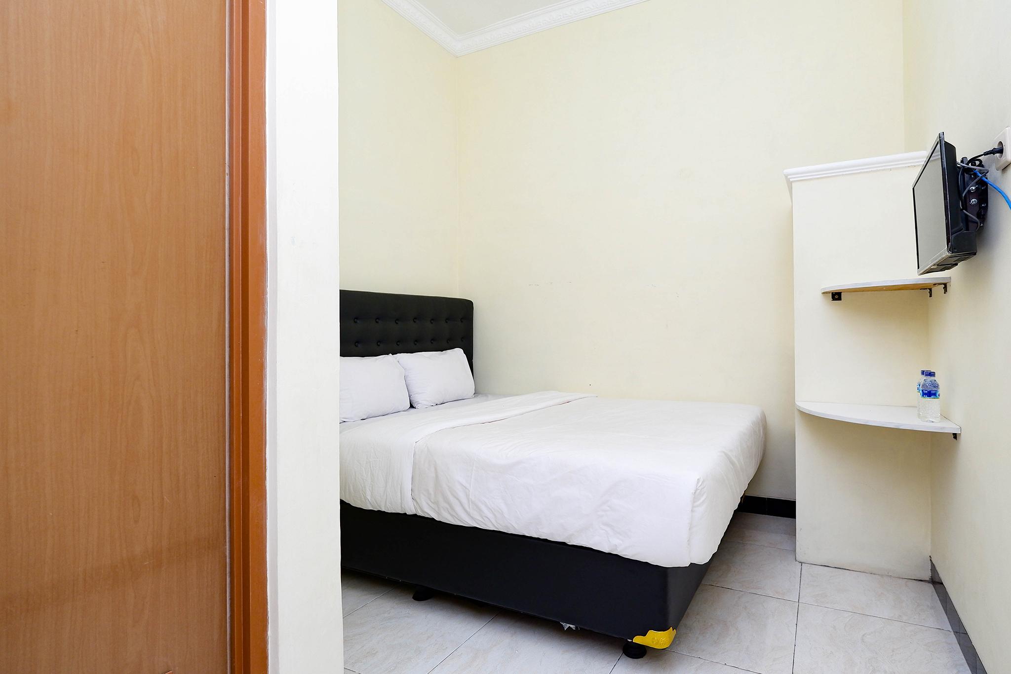 Super Oyo Capital O 2258 Santana Syariah Guest House Kartosuro Exteriör bild