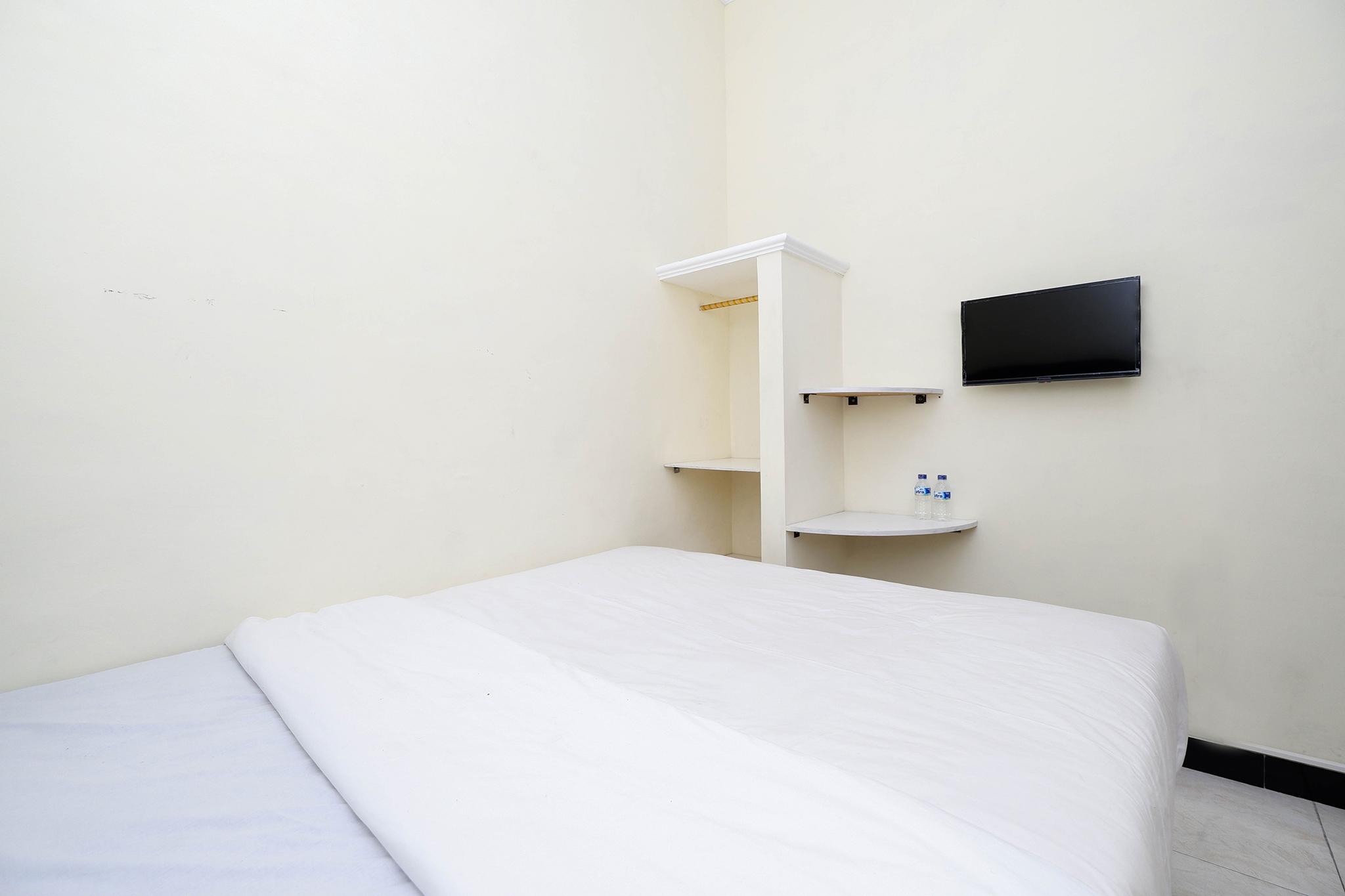 Super Oyo Capital O 2258 Santana Syariah Guest House Kartosuro Exteriör bild