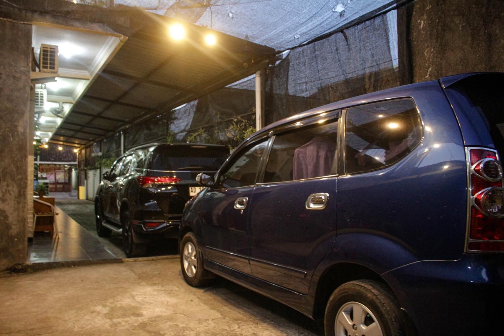 Super Oyo Capital O 2258 Santana Syariah Guest House Kartosuro Exteriör bild