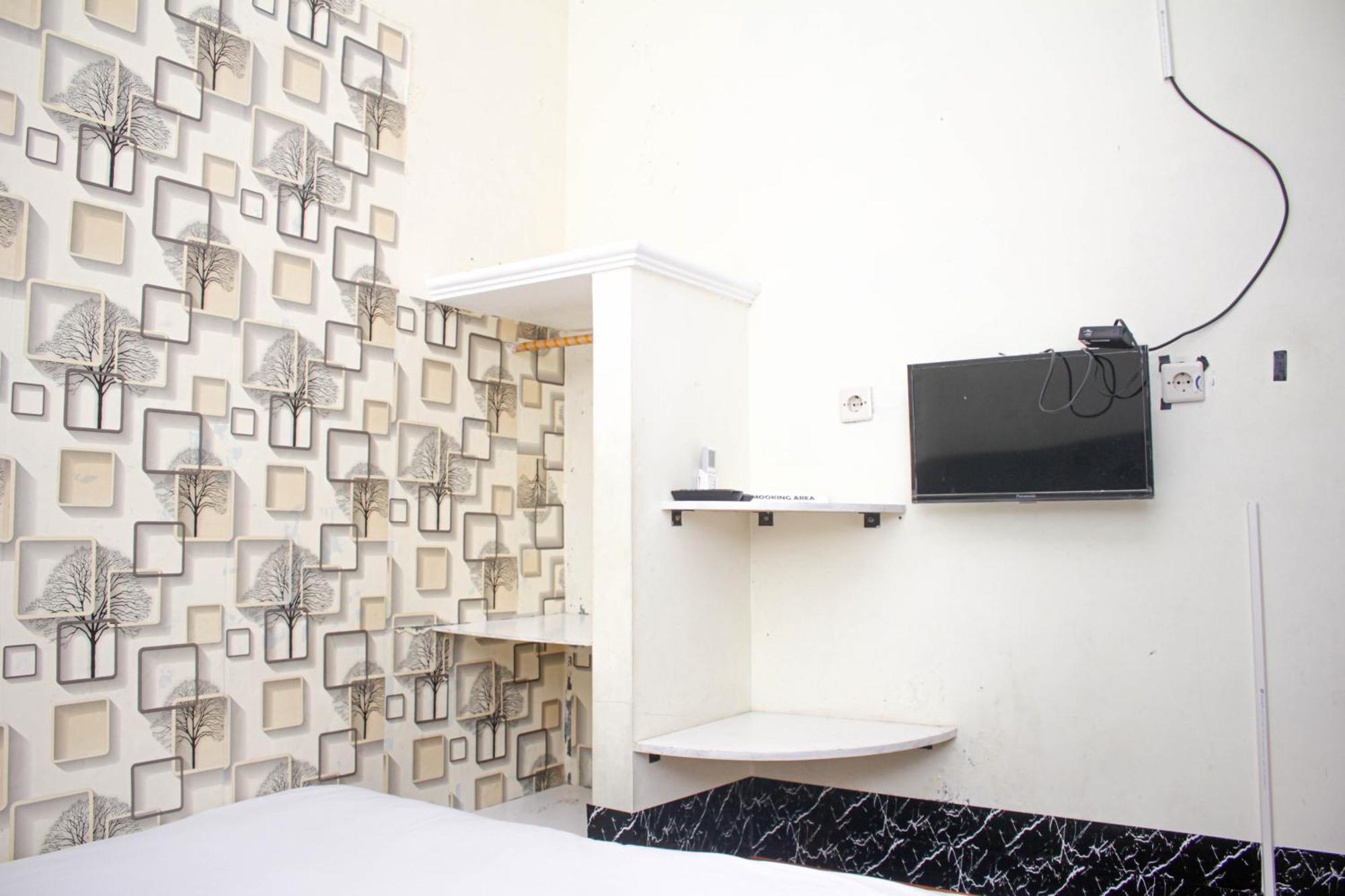 Super Oyo Capital O 2258 Santana Syariah Guest House Kartosuro Exteriör bild