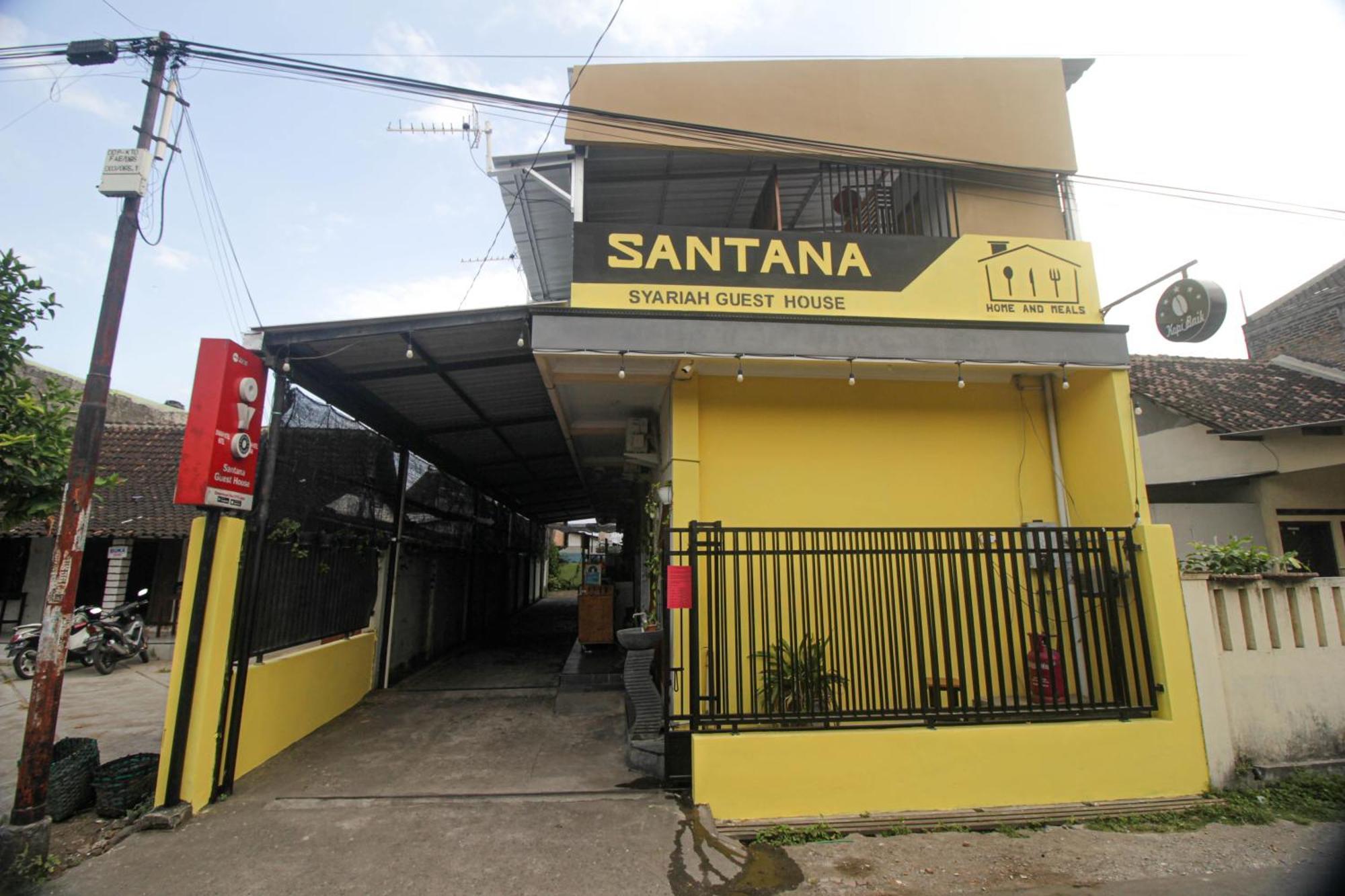Super Oyo Capital O 2258 Santana Syariah Guest House Kartosuro Exteriör bild
